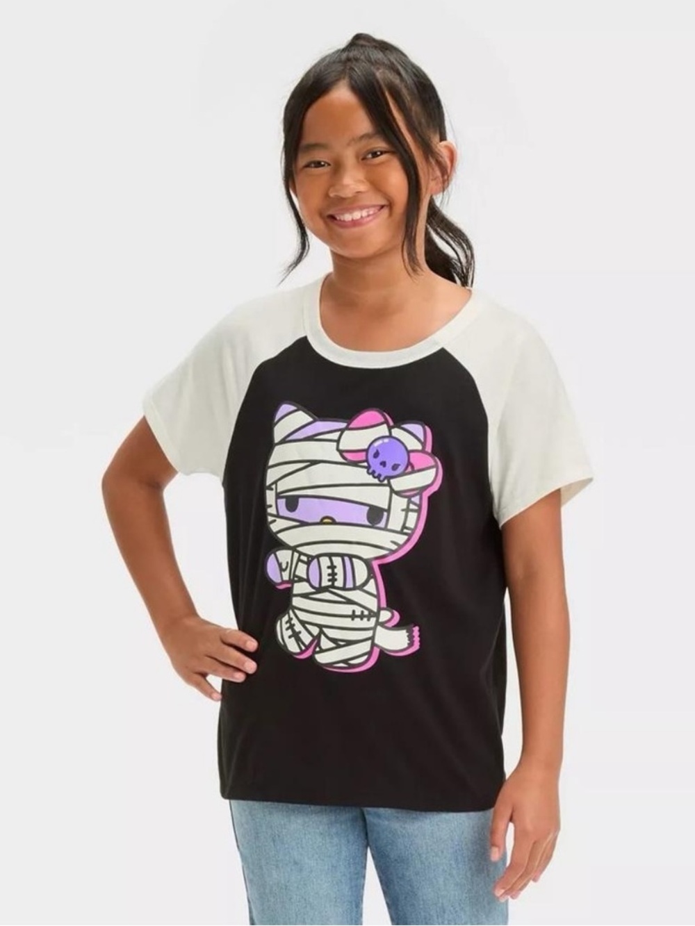 NWT Hello Kitty glow in the dark tee